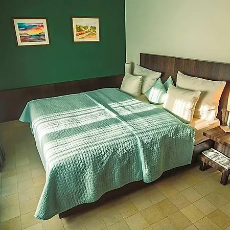 Hotel Lindenhof Tepe 4*