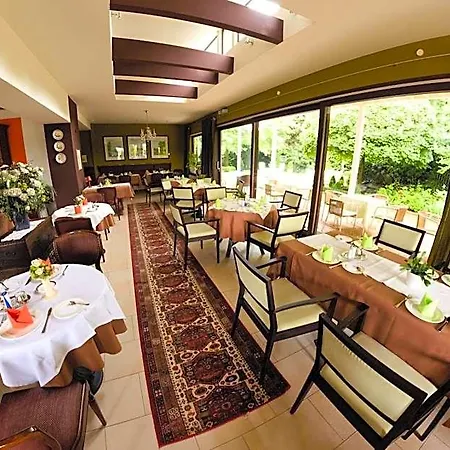 Hotel Lindenhof Tepe 4*