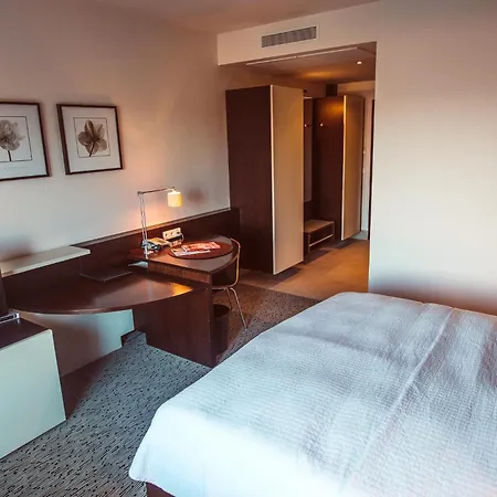 椴树园特佩酒店 4*
